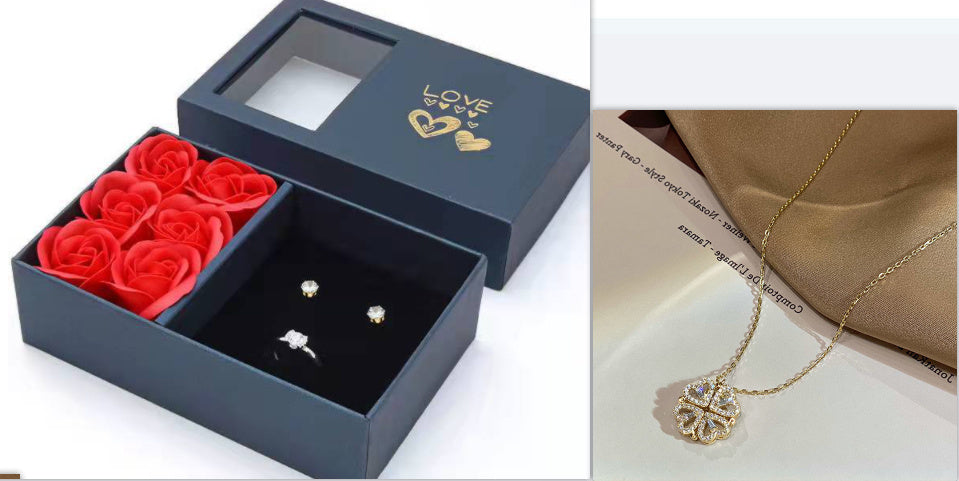 Retro Magnetic Folding Heart-Shaped Four-Leaf Clover Necklace - 4-in-1 Versatile Design