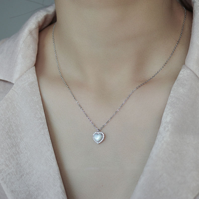 Small sense of heart-shaped love necklace