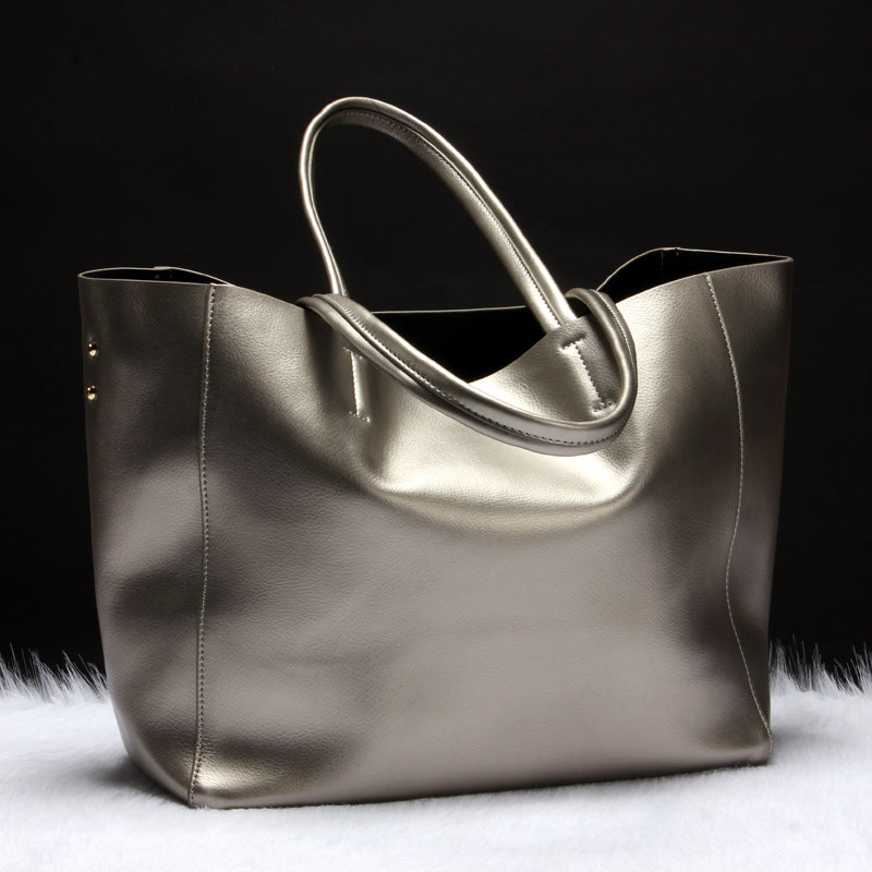 Premium Cowhide Shoulder Bag - Versatile Style for any Occasion