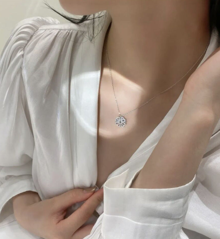 Retro Magnetic Folding Heart-Shaped Four-Leaf Clover Necklace - 4-in-1 Versatile Design