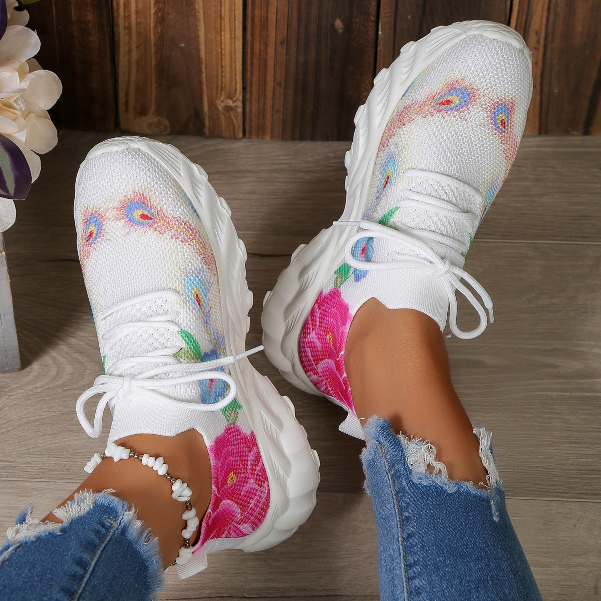 Casual Flower Flying Woven Breathable Surface Soft Bottom Lightweight Sneaker
