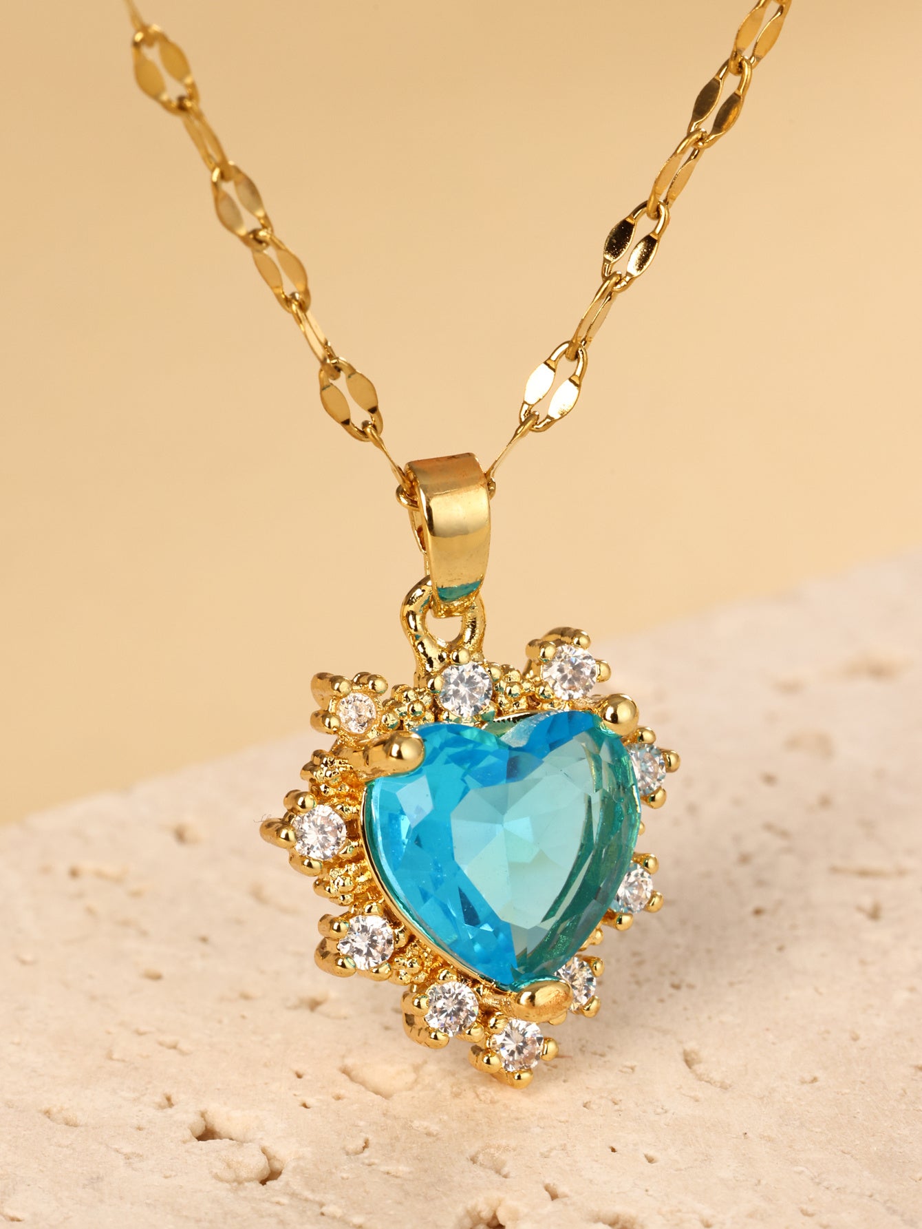 Instagram's New Minimalist Love Crystal Necklace Pendant, Women's Heart-shaped Collarbone Chain