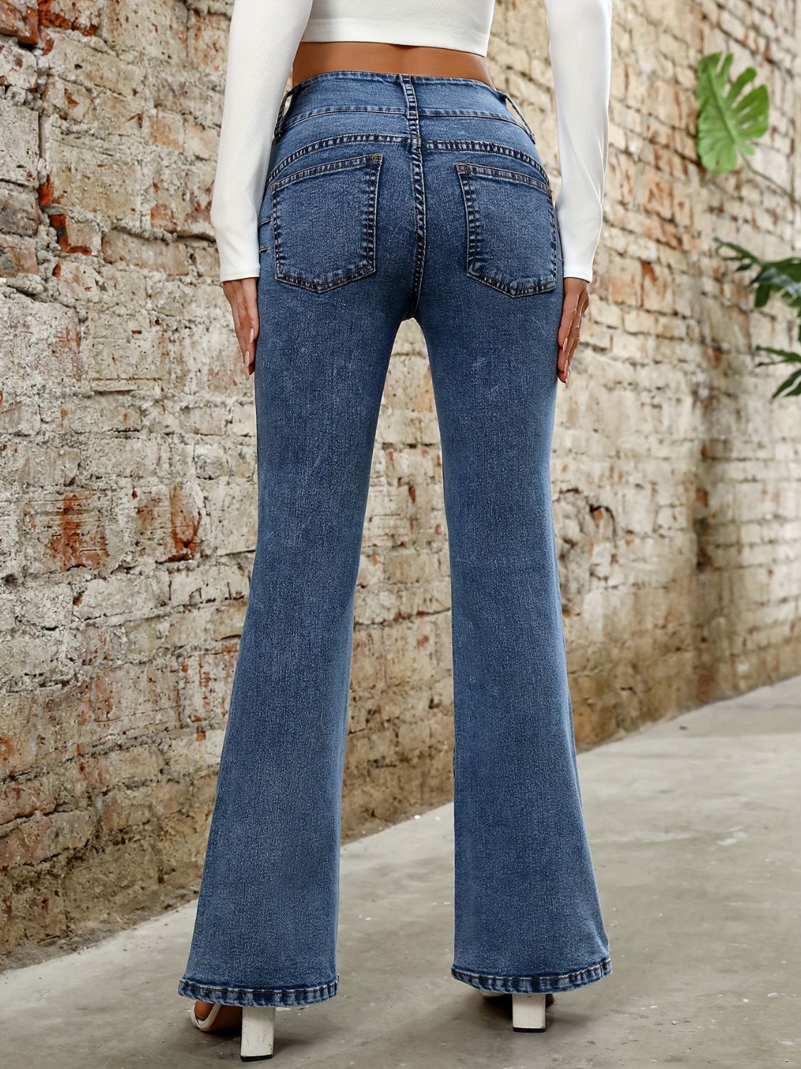 Bootcut Jeans with Pockets – Slight Stretch High-Rise Denim for Women