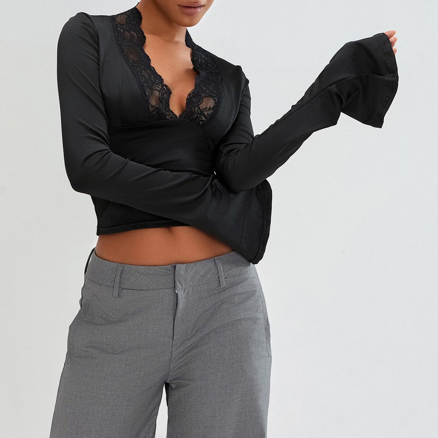 Elegant Slim-Fit V-Neck Lace T-Shirt – Long-Sleeve Trumpet Sleeve Top for Women