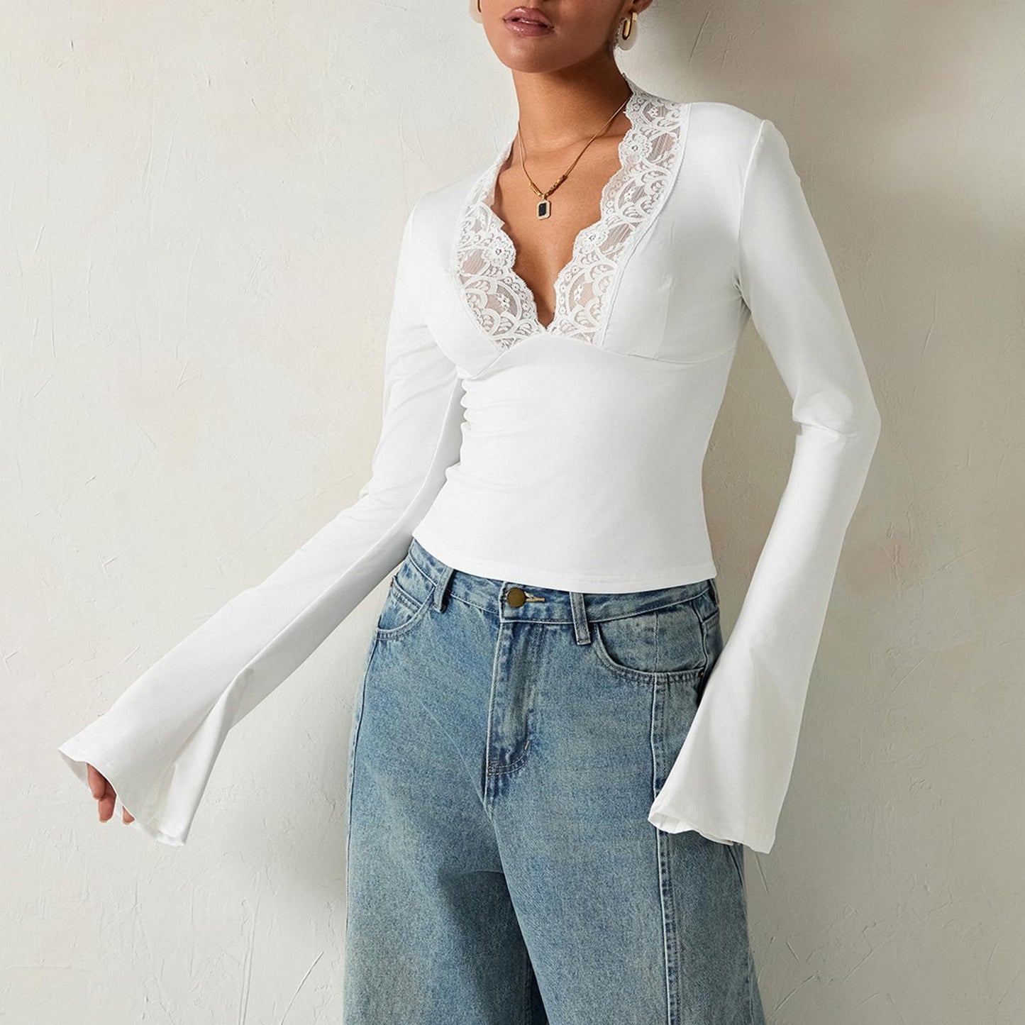 Elegant Slim-Fit V-Neck Lace T-Shirt – Long-Sleeve Trumpet Sleeve Top for Women